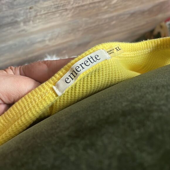 Emerette Ladies Yellow Crop Tank Top - Picture 4 of 4